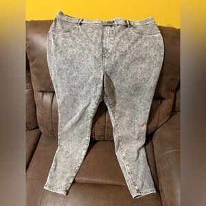 Time and Tru Gray Straight Leg Jeans